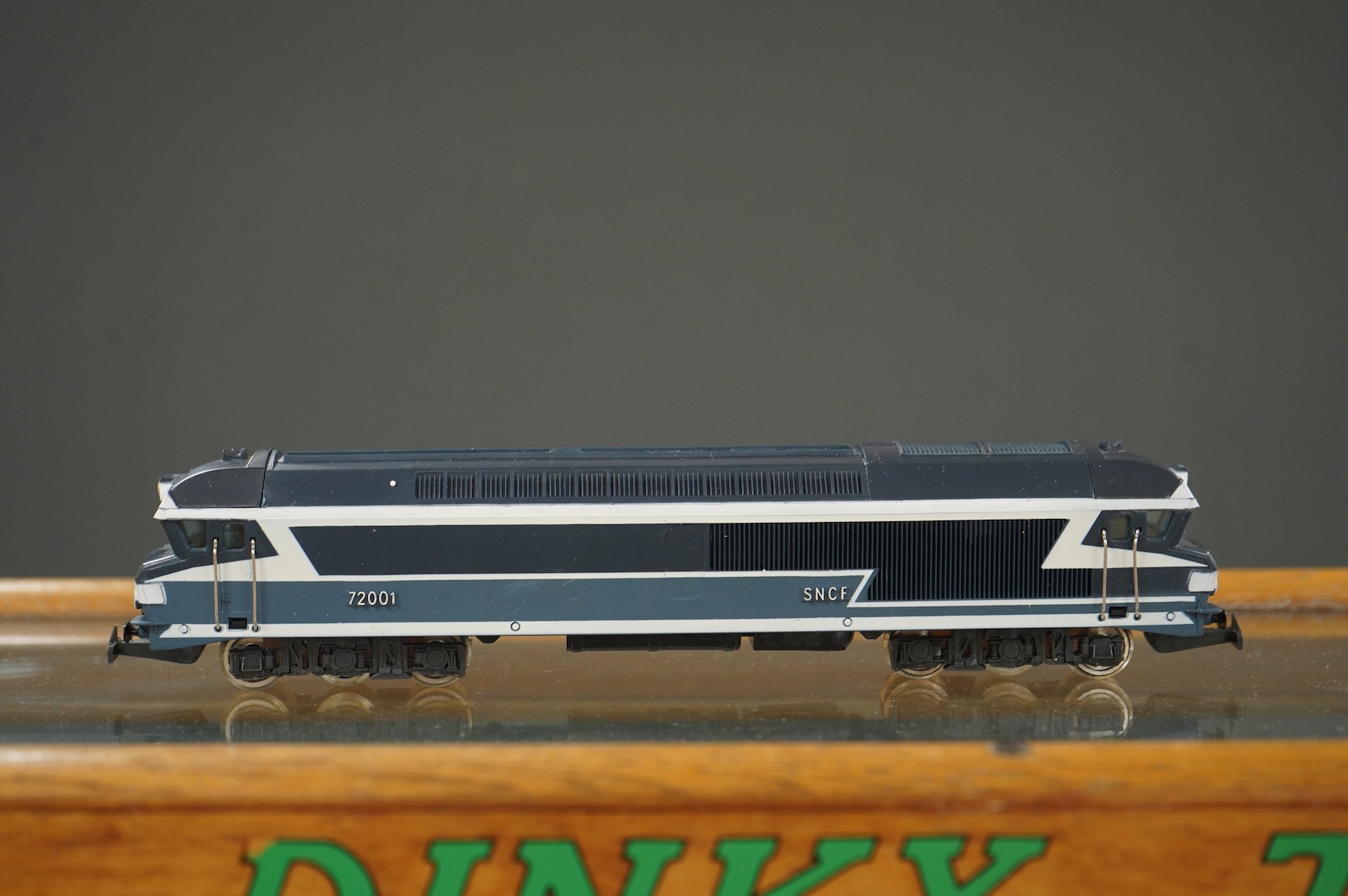 A collection of 00 gauge model railway, including three box train sets by Jouef, Mainline and Hornby, together with a large selection of unconstructed railway related plastic and metal kits and accessories, manufacturers